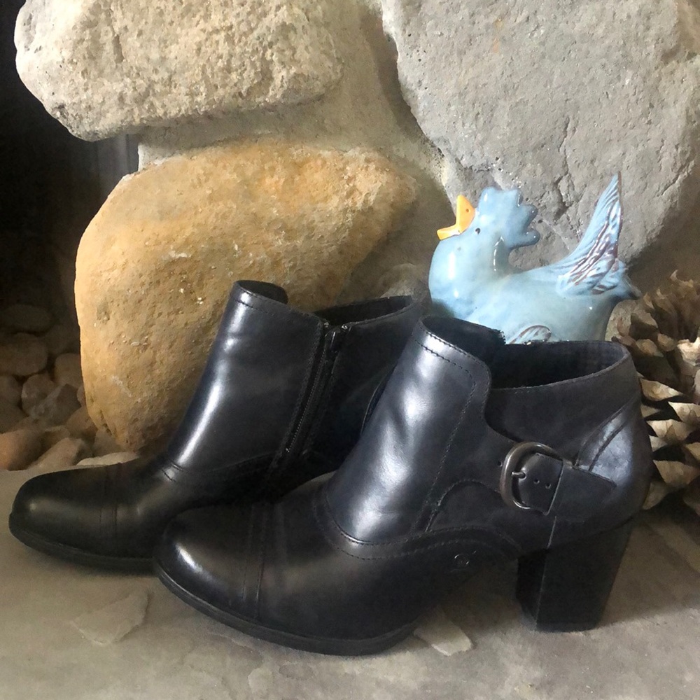 BORN❤️Leather Ankle BOOTS 2.5”Block Heels BLACK - Picture 1 of 8